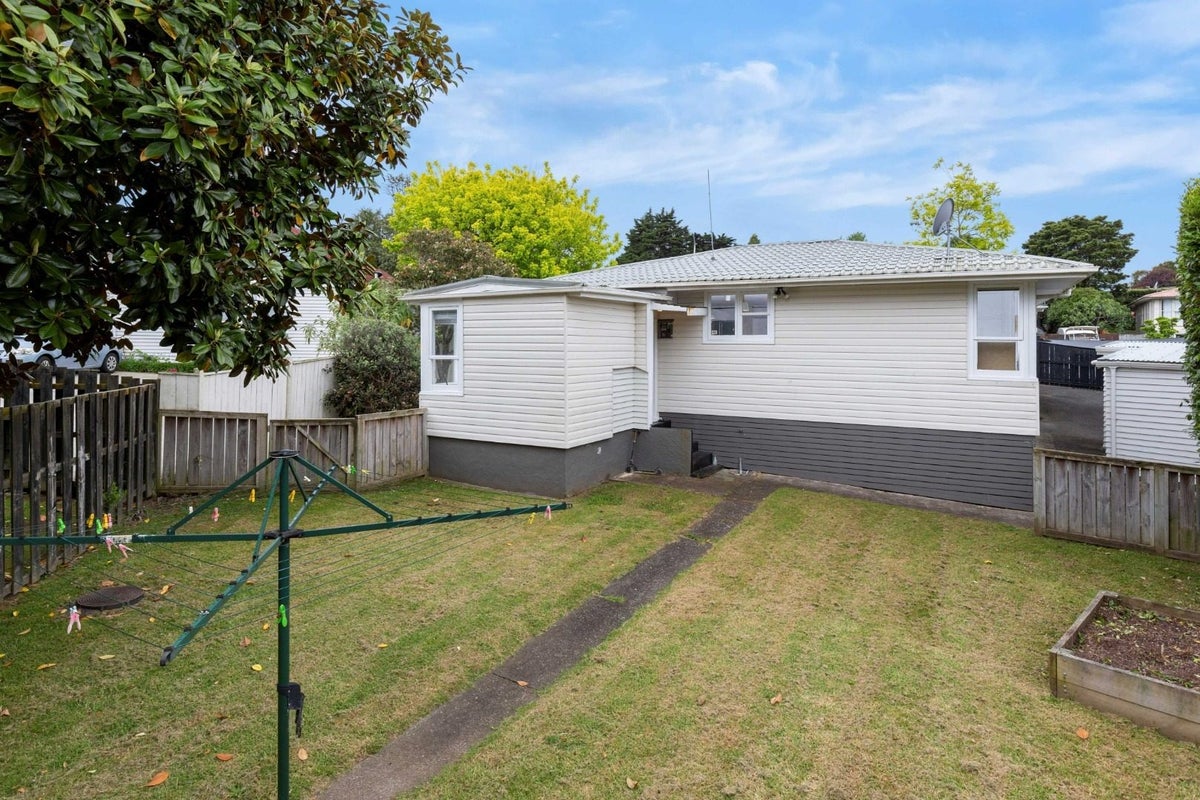 3 Farringdon Street, Glen Innes, Auckland - Carousel 12