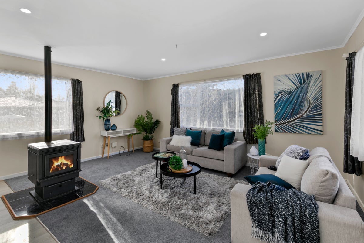 10 Logie Street, Stokes Valley, Lower Hutt - Carousel 1