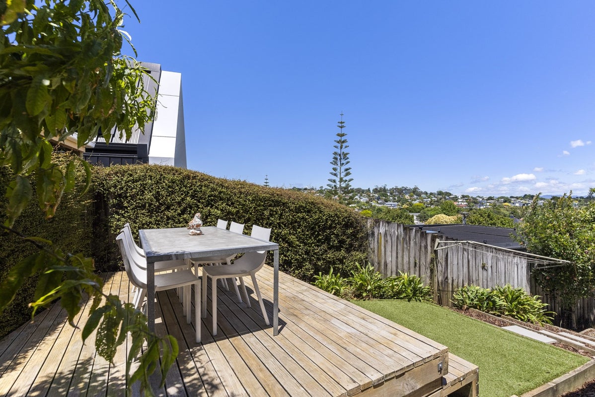 11 Shirley Road, Grey Lynn, Auckland - Carousel 2