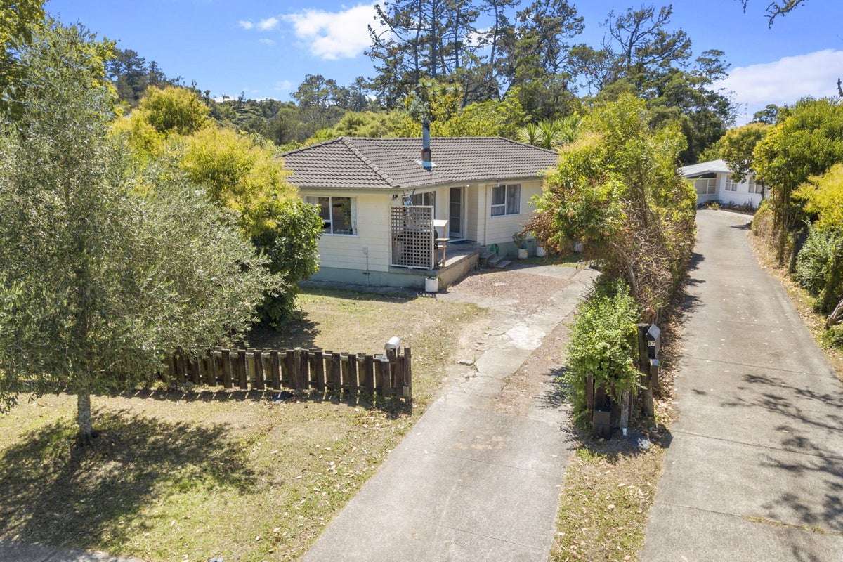 59 Riverpark Crescent, Henderson, Auckland - Carousel 1
