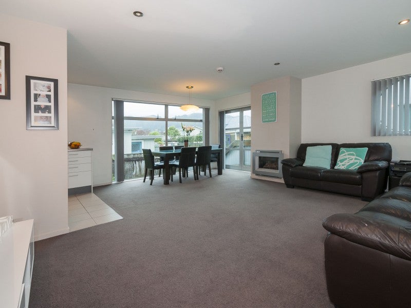 6A/10 Park Avenue, Epuni, Lower Hutt - Carousel 2