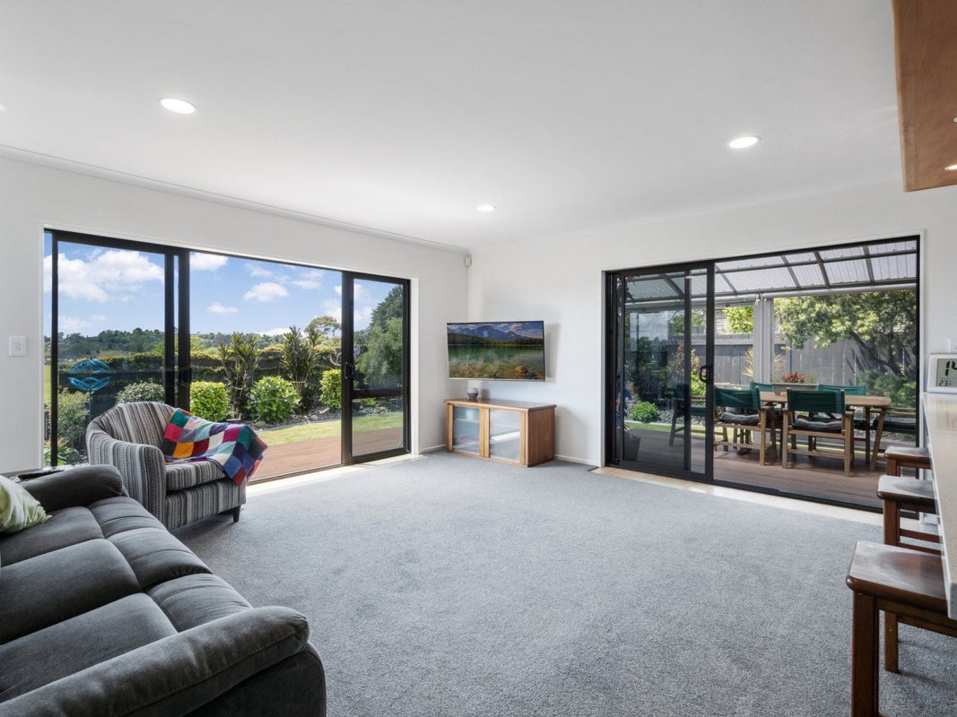 22 Donnington Place, Bethlehem, Tauranga - Carousel 2