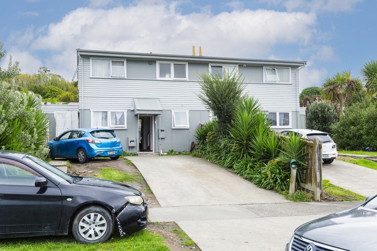 11 Cambridge Terrace, Kaiti, Gisborne - Carousel 50