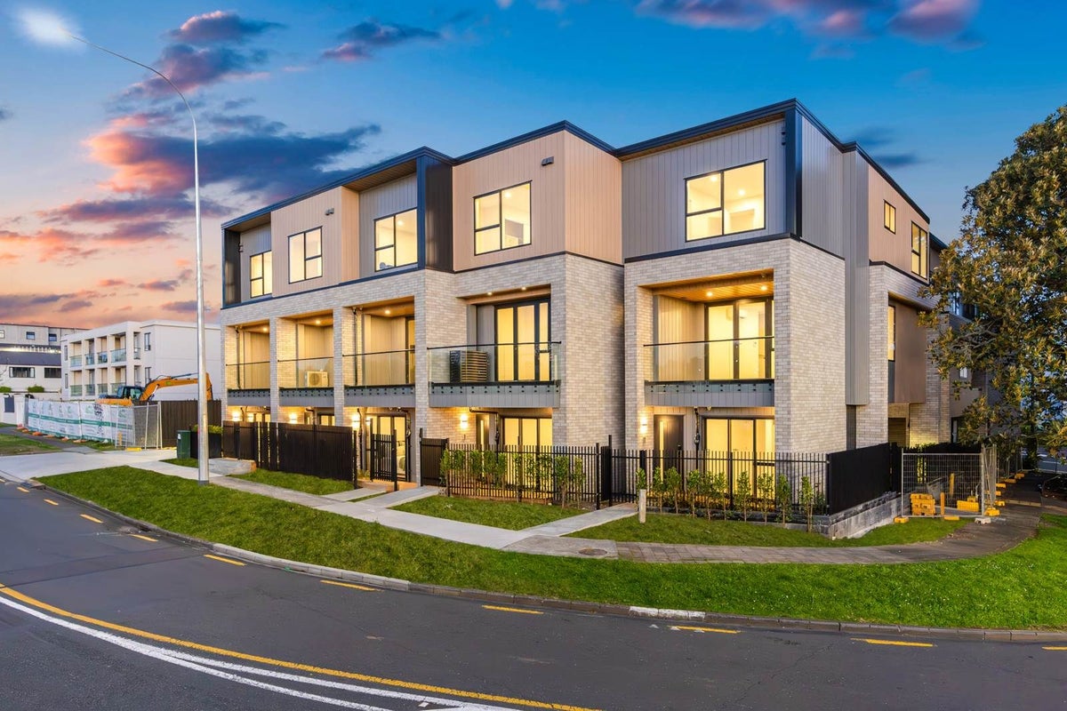 11/70 Killarney Street, Takapuna, North Shore City, Auckland - Carousel 40