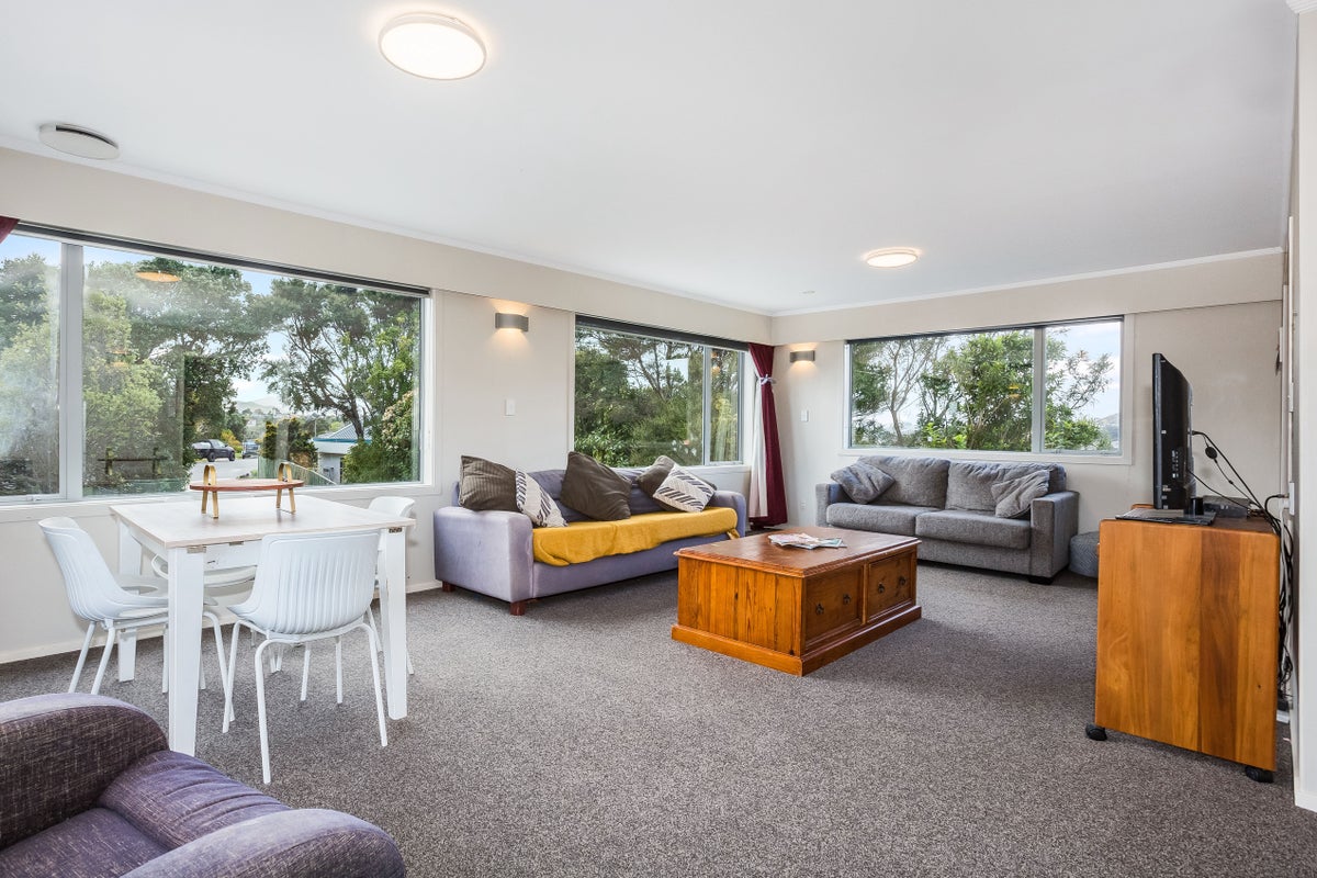 21 The Sounding, Whitby, Porirua - Carousel 2