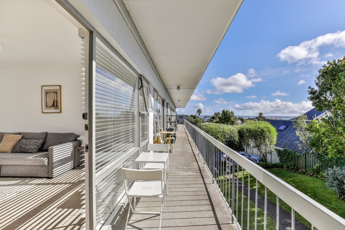 9/39 Sentinel Road, Herne Bay, Auckland - Carousel 2