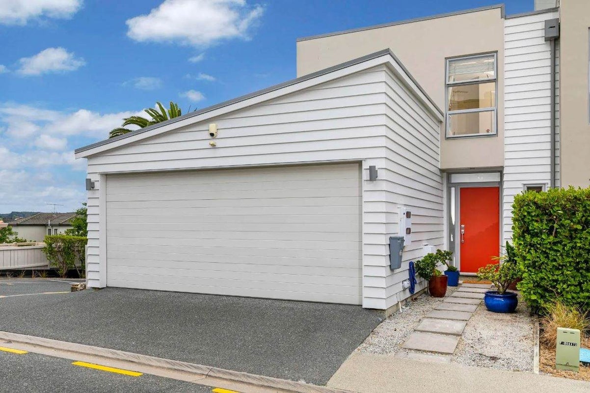 22/40 Scarlet Oak Drive, Schnapper Rock, Auckland - Carousel 1