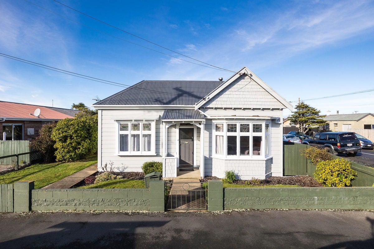 11 Richardson Street, Saint Kilda, Dunedin - Carousel 1
