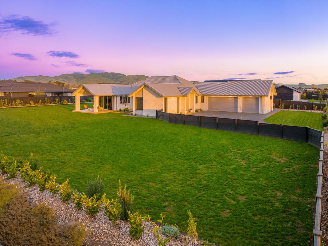 51 Sunline Drive, Leamington, Cambridge - Carousel 1