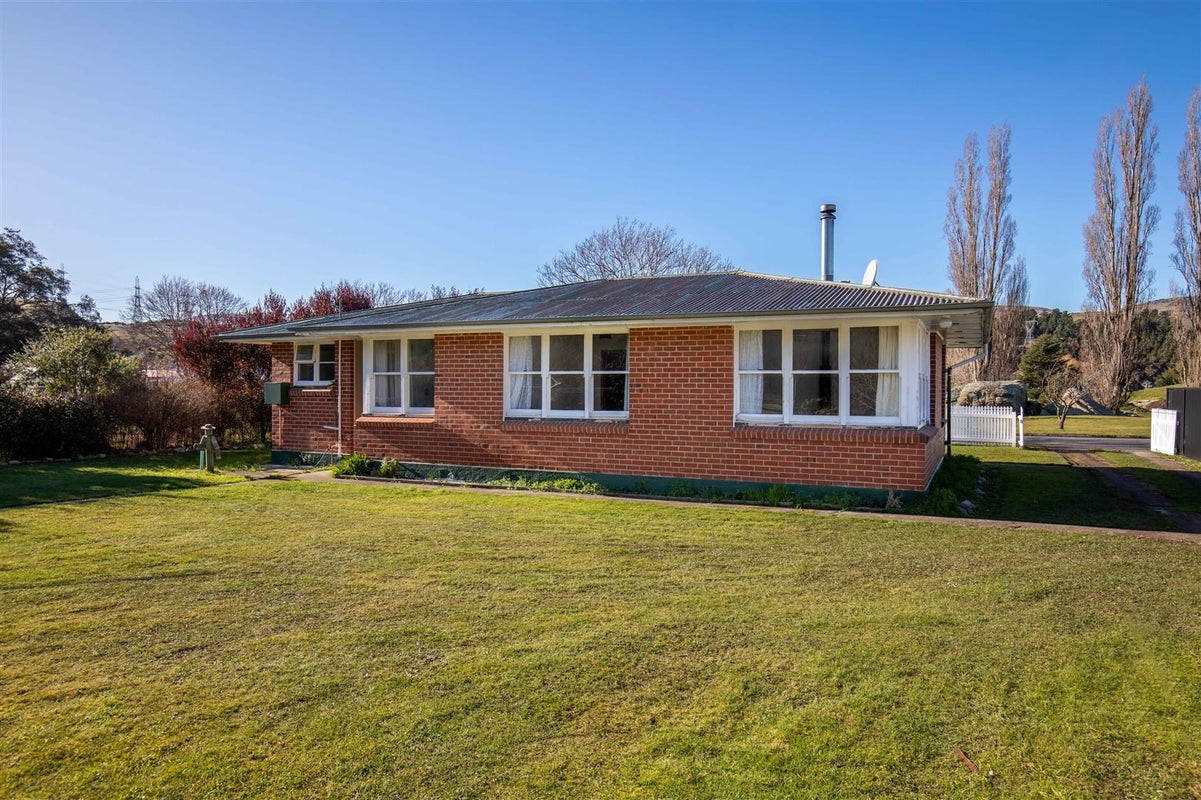 9 Tamblyn Drive, Lake Roxburgh Village, Roxburgh - Carousel 1