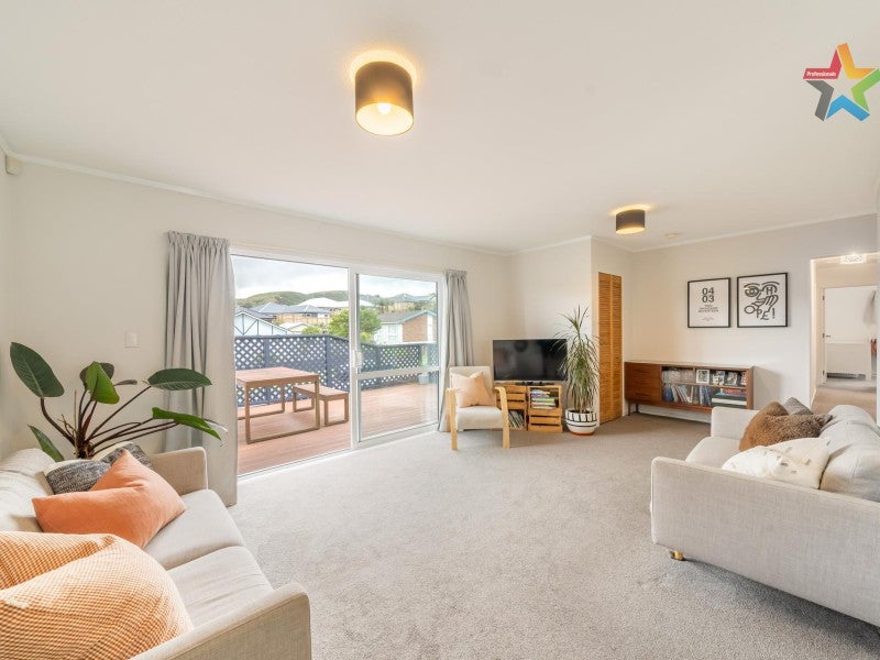 234 Major Drive, Kelson, Lower Hutt - Carousel 1