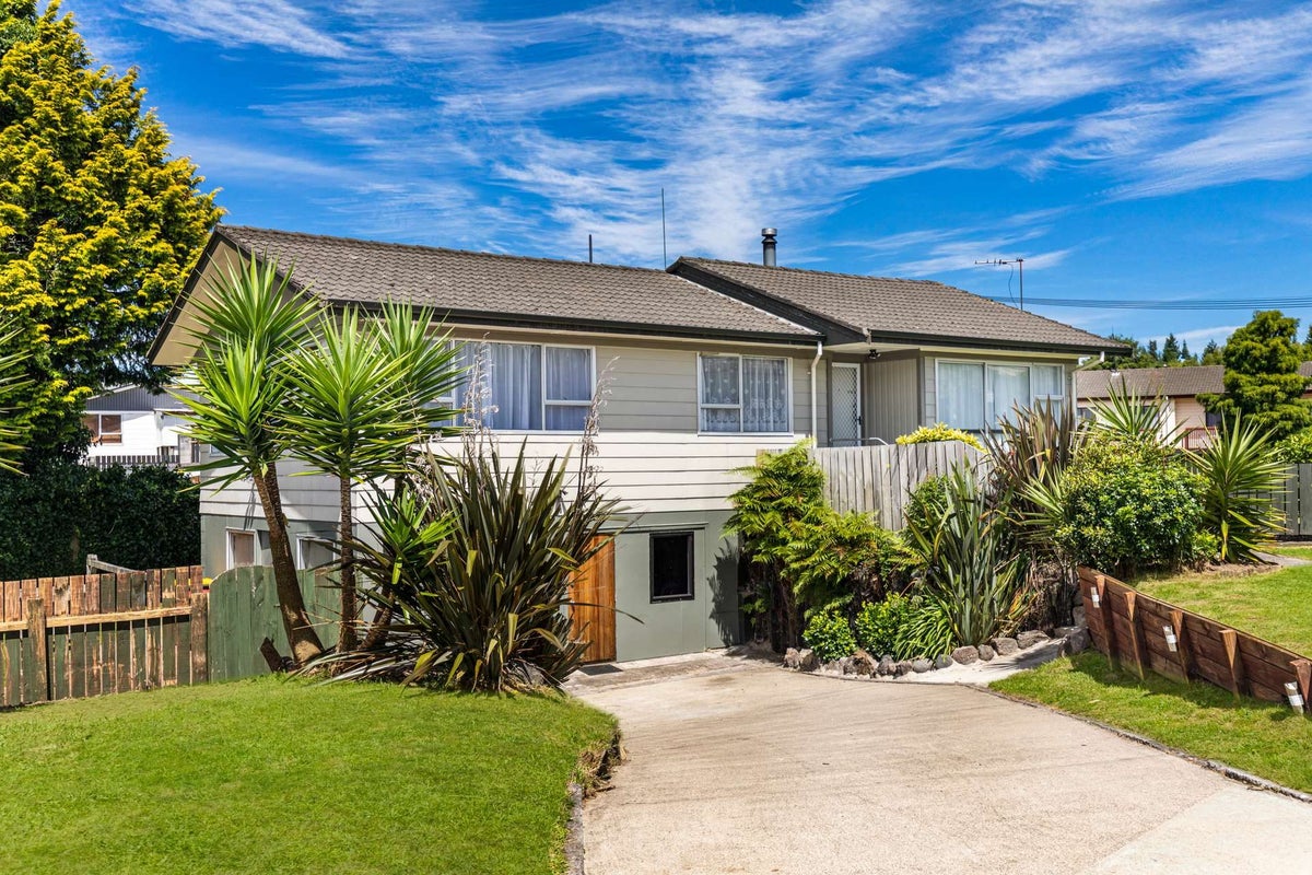 12 Alison Street, Mangakakahi, Rotorua - Carousel 1