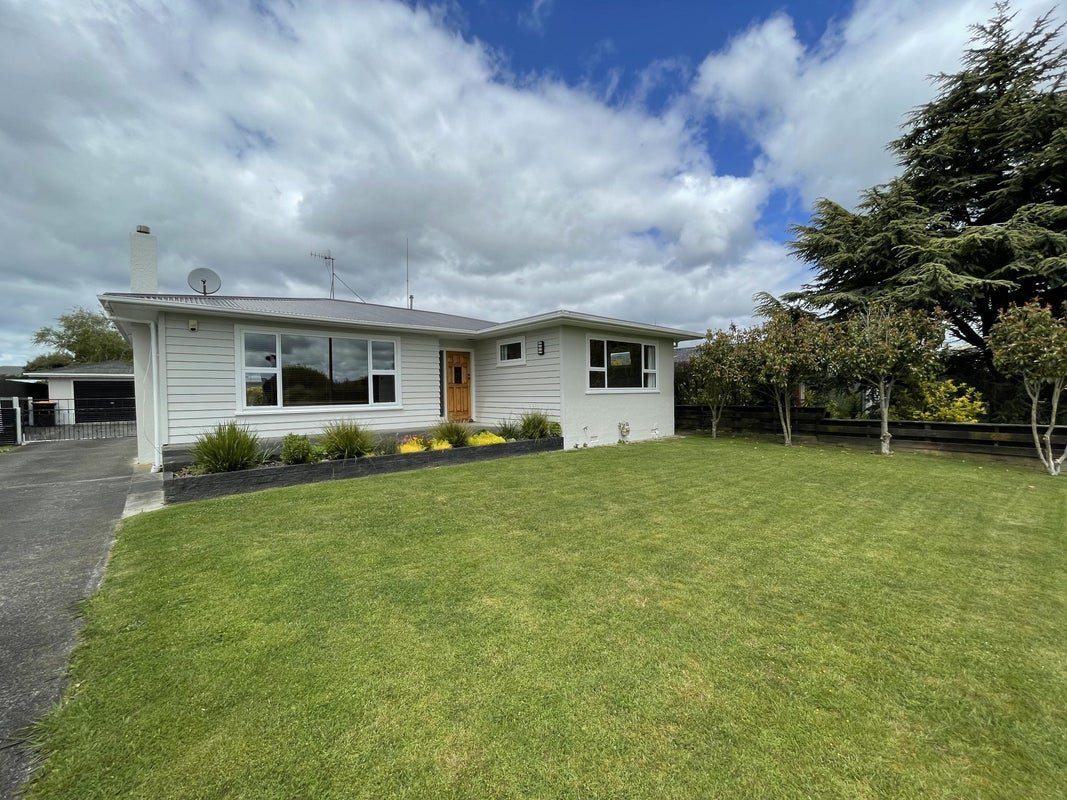 23 Edwards Place, Terrace End, Palmerston North - Carousel 2