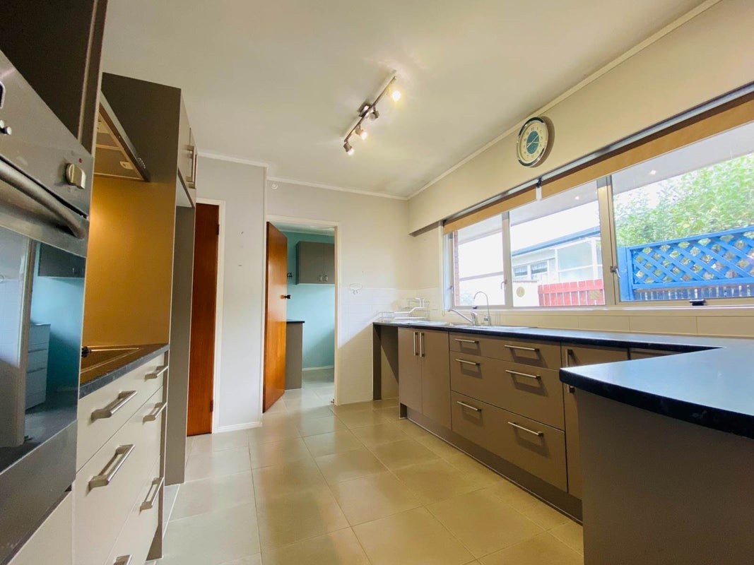 4 Lakeside Drive, Pahurehure, Papakura - Carousel 2