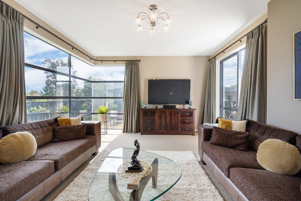33 Pine Harbour Parade, Beachlands, Auckland - Carousel 2