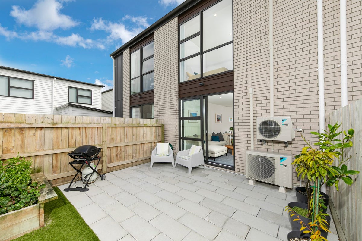 6 Landing Path Drive, Hobsonville, Auckland - Carousel 2