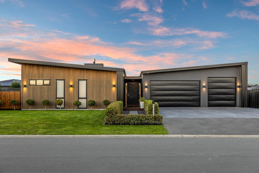 7 Veuve Drive, Lincoln, Lincoln - Carousel 1