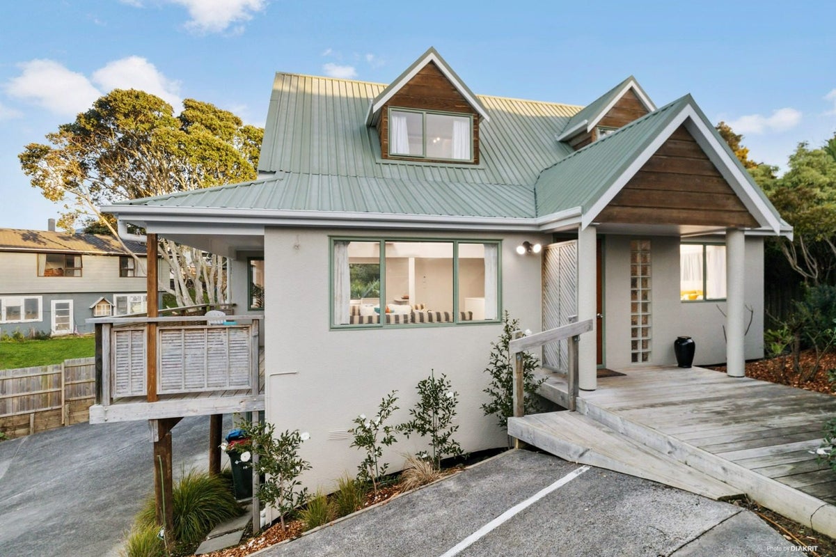 67A Kimber Hall Avenue, Mount Roskill, Auckland - Carousel 1