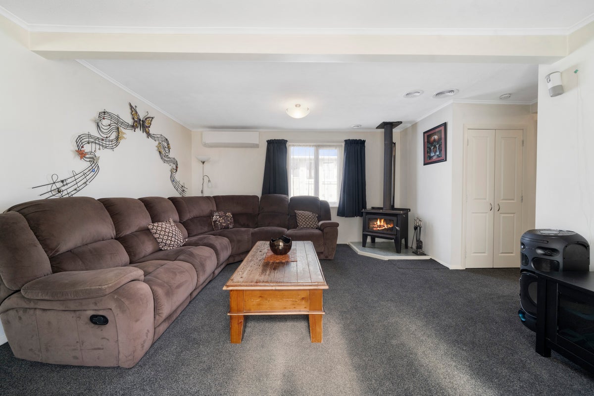 23 Fitzherbert Road, Wainuiomata, Lower Hutt - Carousel 2