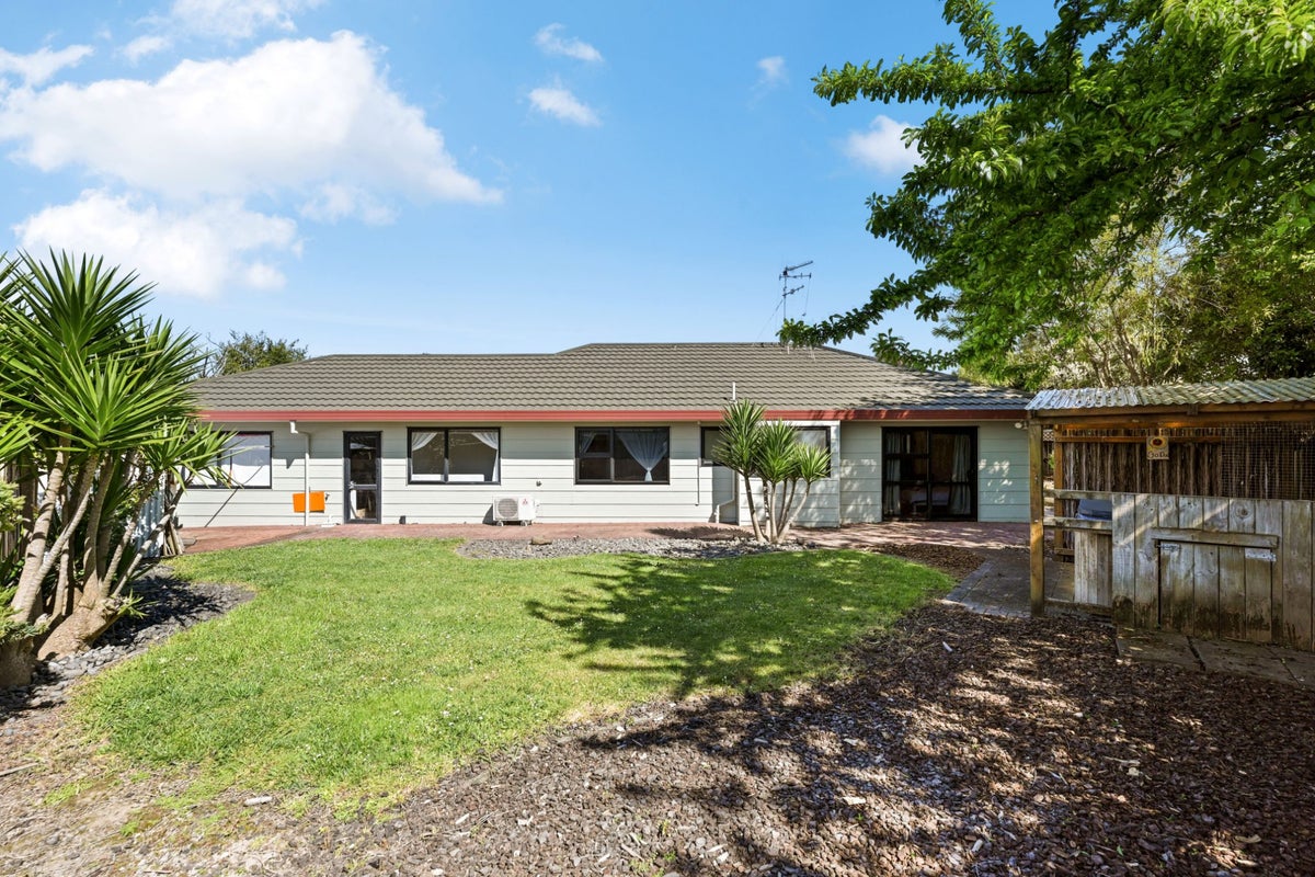 9 Jean Place, Pukete, Hamilton - Carousel 16