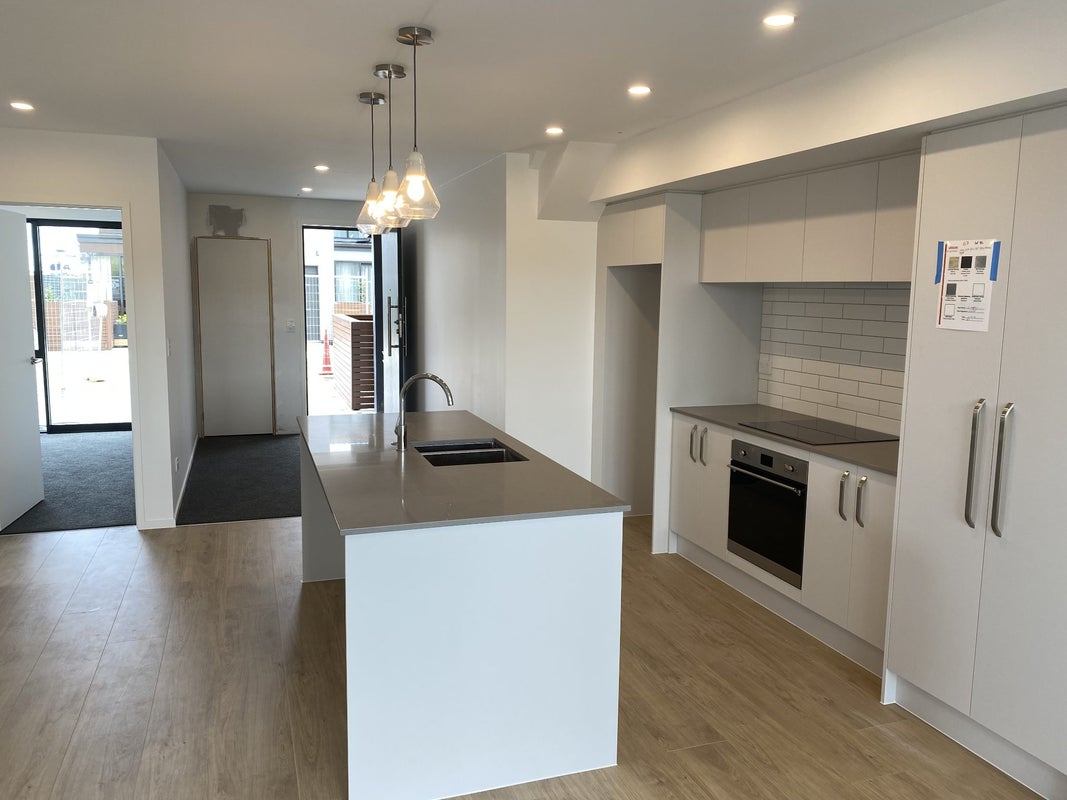 1/2 Unga Place, Beachlands, Auckland - Carousel 2
