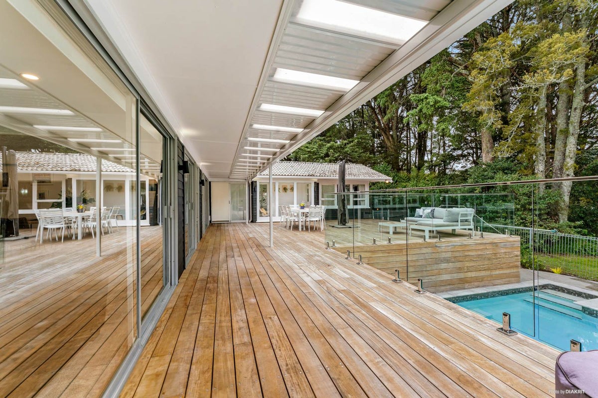 12 Iorangi Place, Hillpark, Auckland - Carousel 2