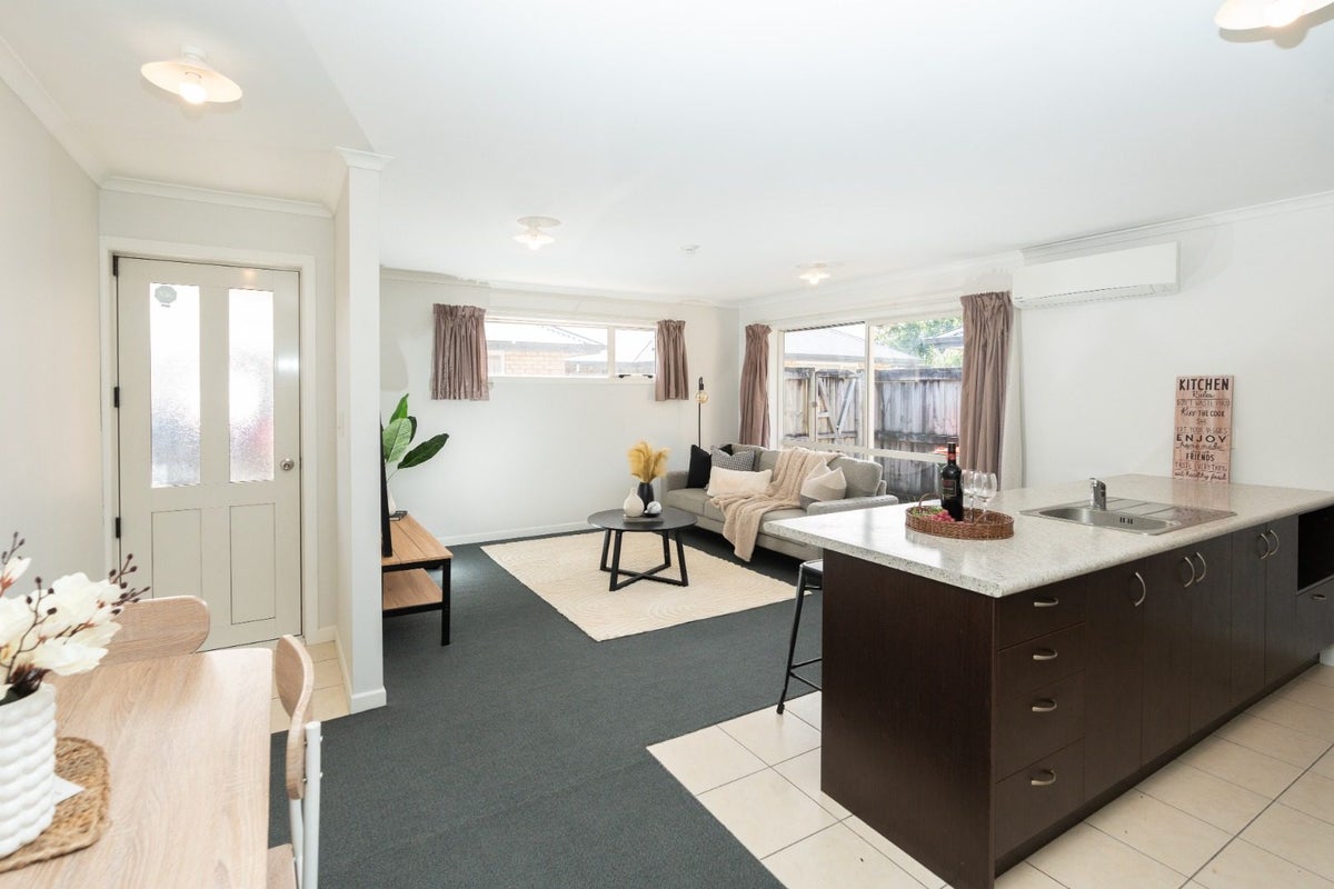 1B Pitt Street, Frankton, Hamilton - Carousel 1