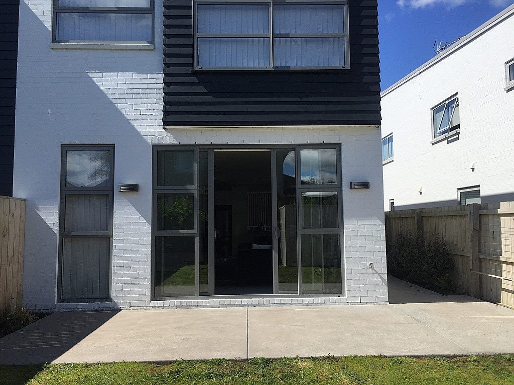 268A Jack Lachlan Drive, Beachlands, Auckland - Carousel 12