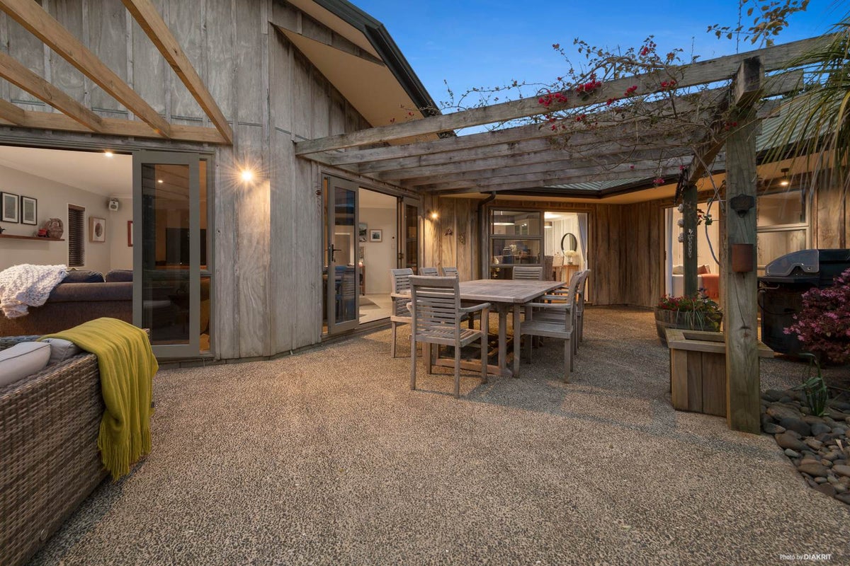 211 Pinnacle Hill Road, Bombay - Carousel 2
