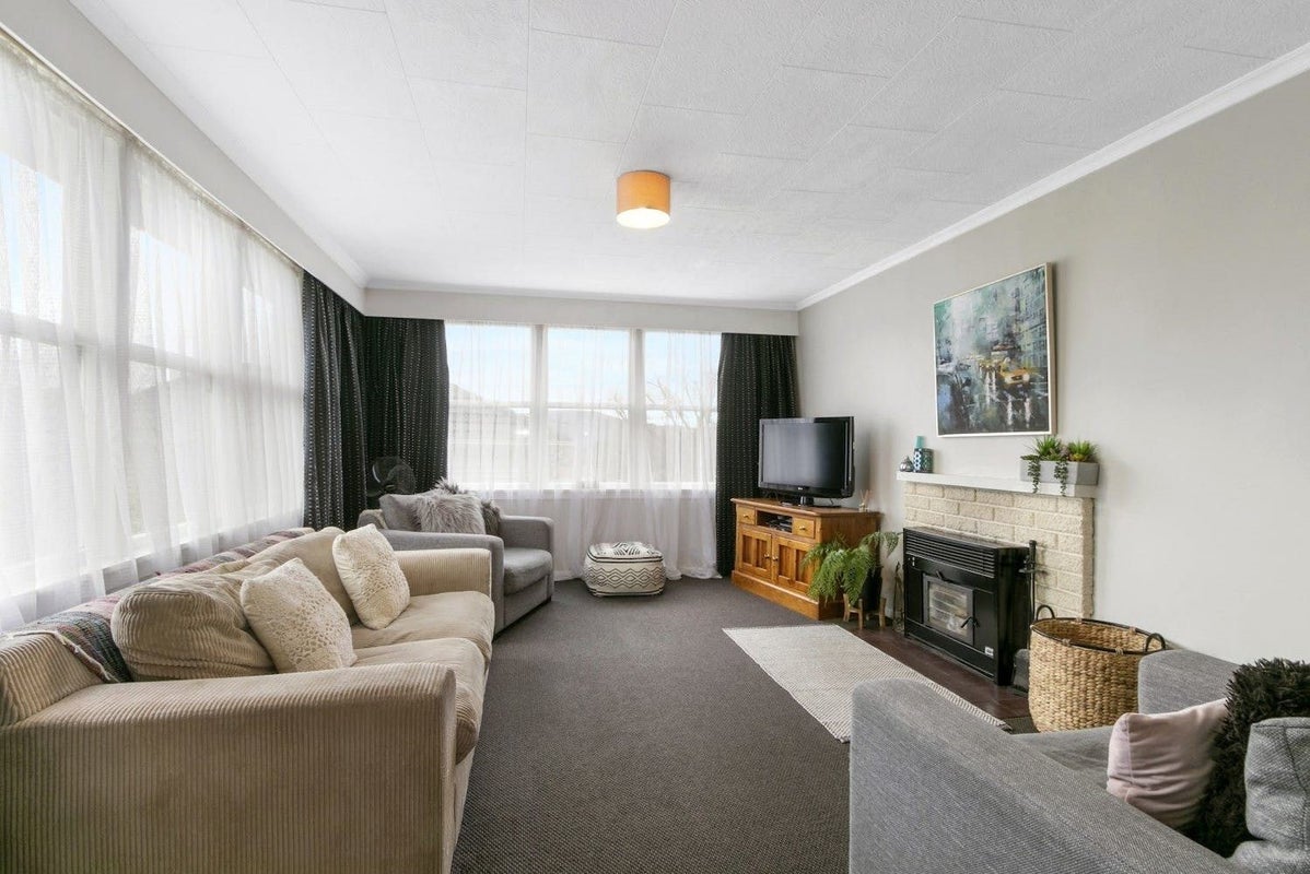 21 Cleland Crescent, Naenae, Lower Hutt - Carousel 2