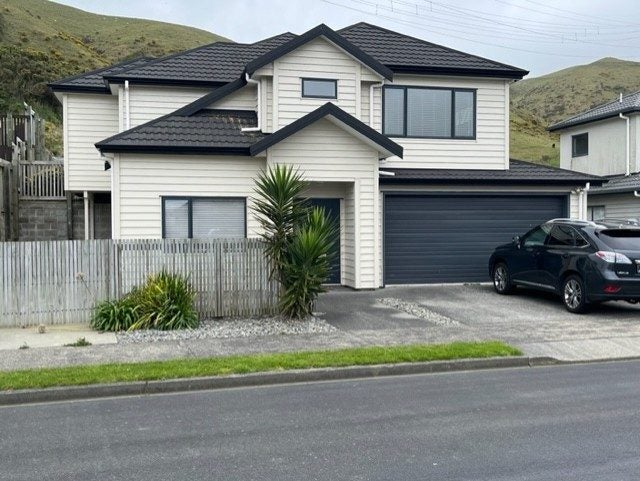 6 Moston Grove, Churton Park, Wellington - Carousel 17