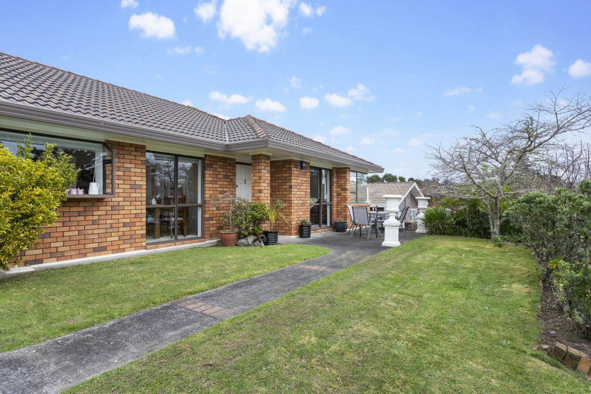 9 Meynell Court, Glen Eden, Auckland - Carousel 2