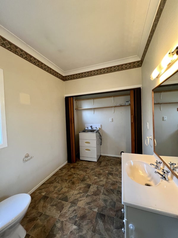 2 Gillies Avenue, Claudelands, Hamilton - Carousel 19
