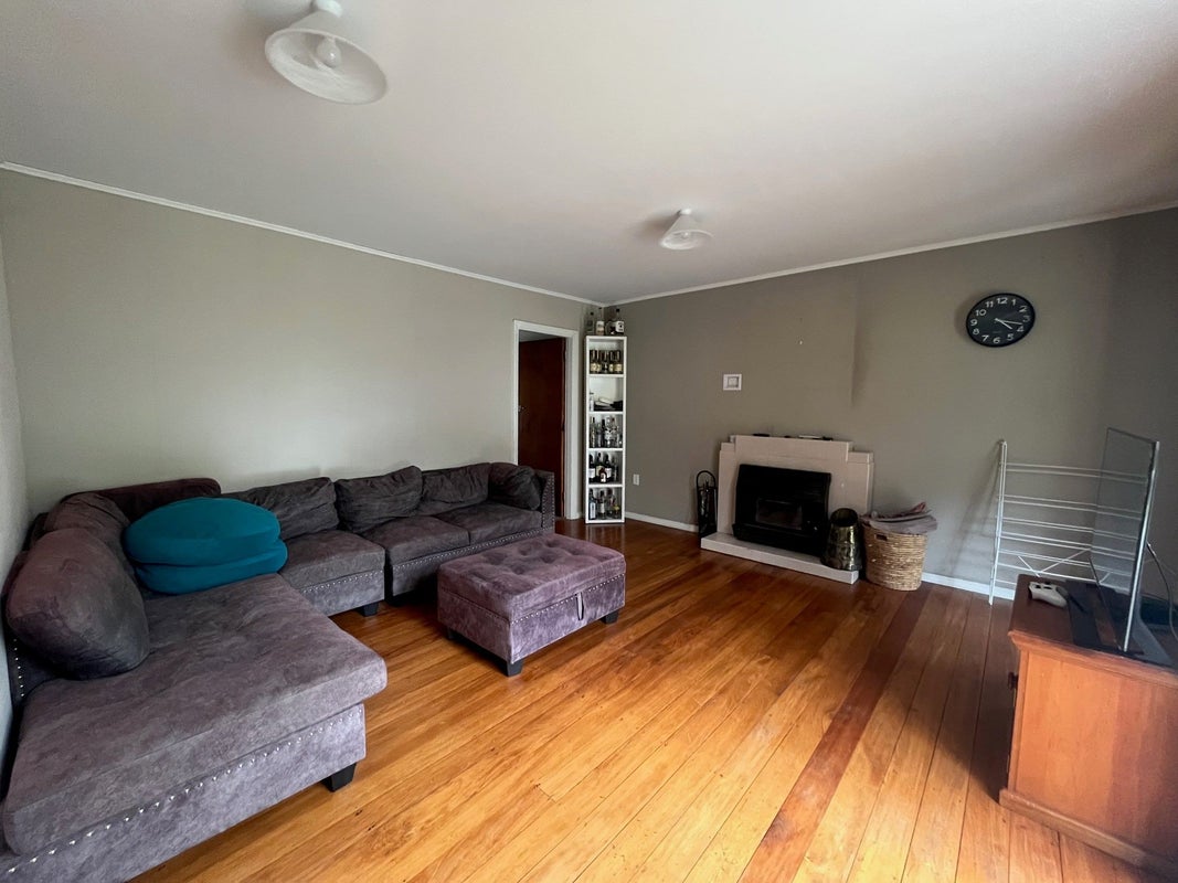 13 Avian Crescent, Blue Mountains, Upper Hutt - Carousel 1