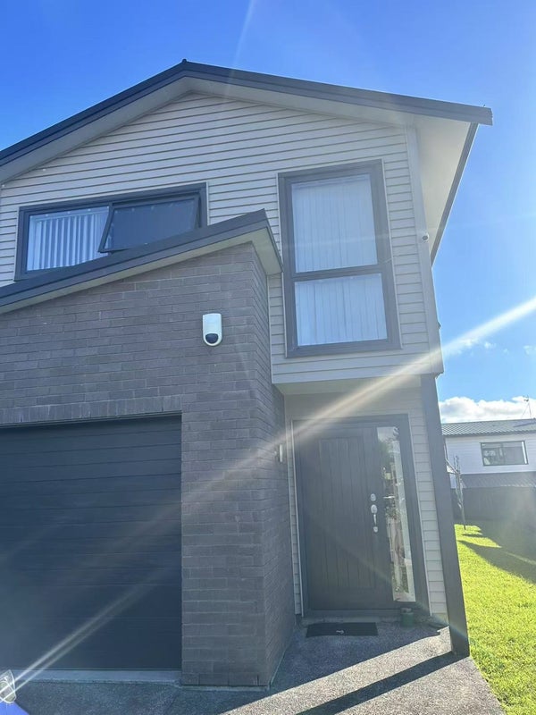 3 Joseph Street, Flat Bush, Auckland - Carousel 1