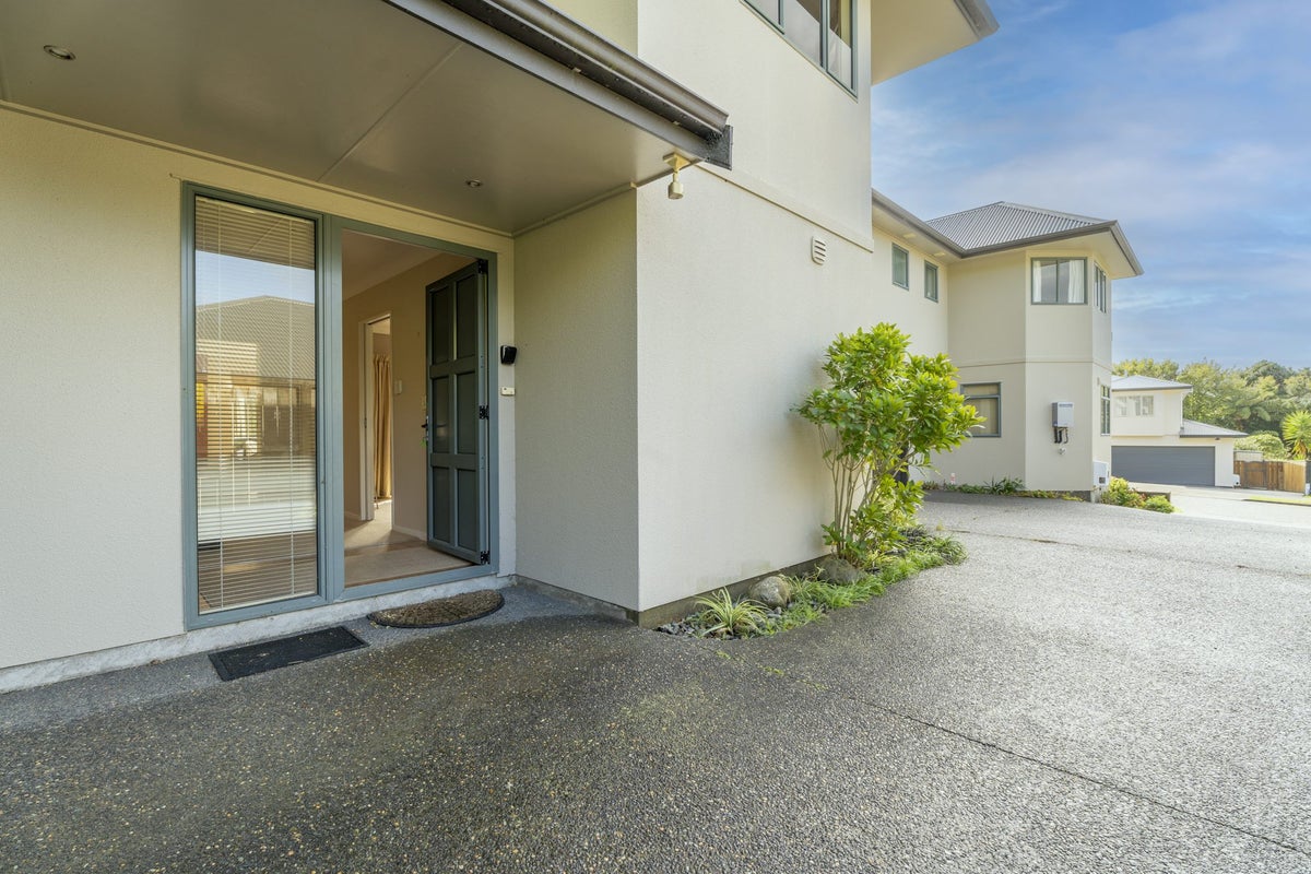 12A Chippenham Grove, Churton Park, Wellington - Carousel 2