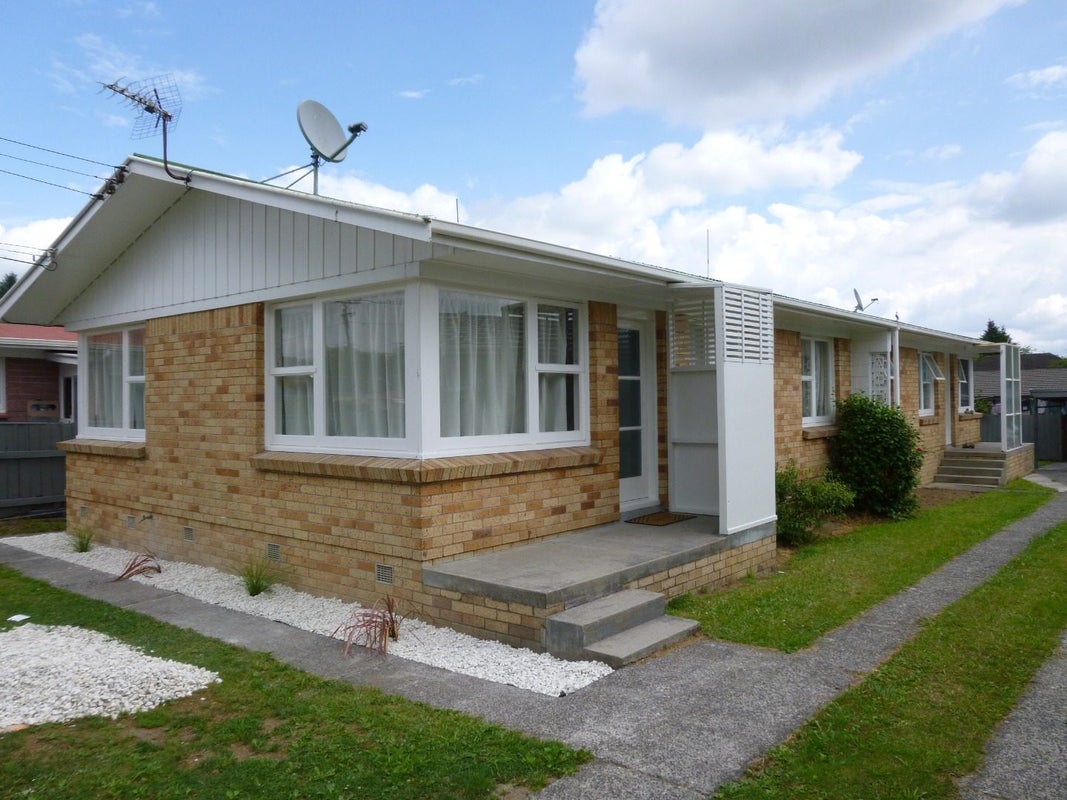 1137 Heaphy Terrace, Fairfield, Hamilton - Carousel 14