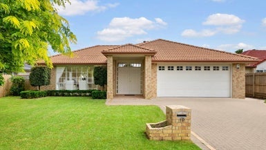 10 Trovare Place, Golflands, Auckland - Carousel 1