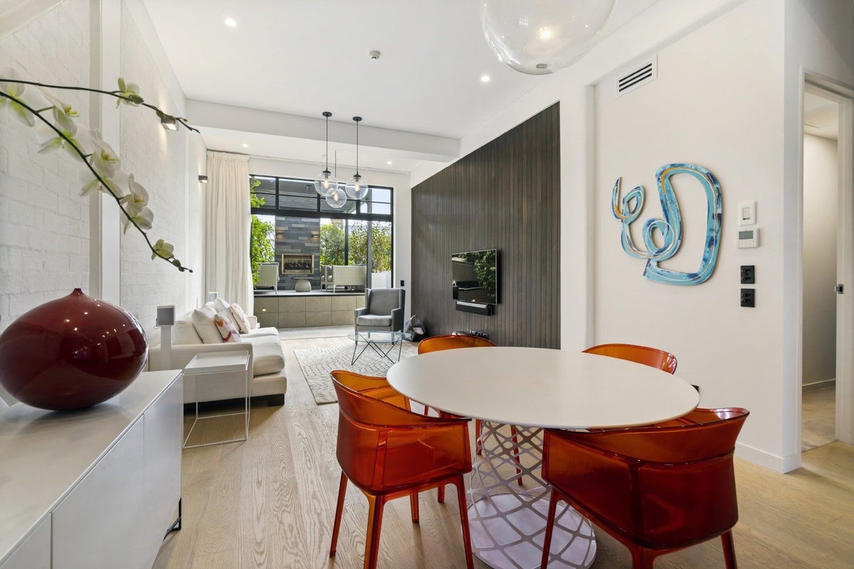 2/64 Valley Road, Mount Eden, Auckland - Carousel 1