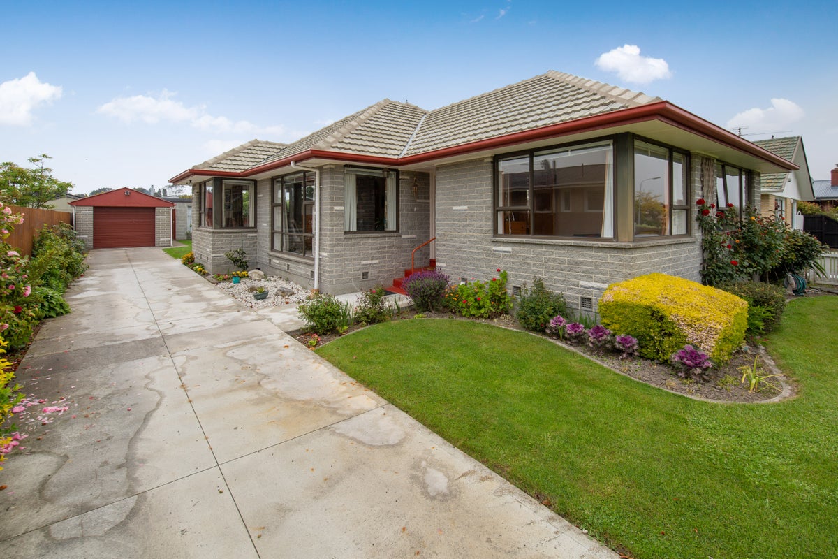 20 Glenrowan Avenue, Avondale, Christchurch - Carousel 1