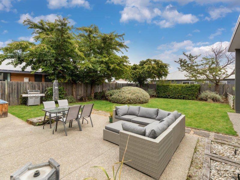 27 Lochnagar Drive, Lake Hayes, Queenstown - Carousel 2