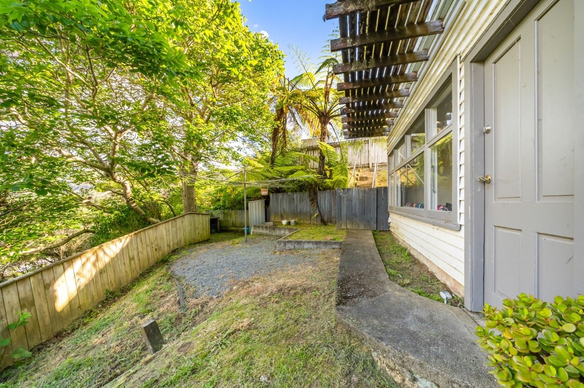 26 Amundsen Grove, Stokes Valley, Lower Hutt - Carousel 12