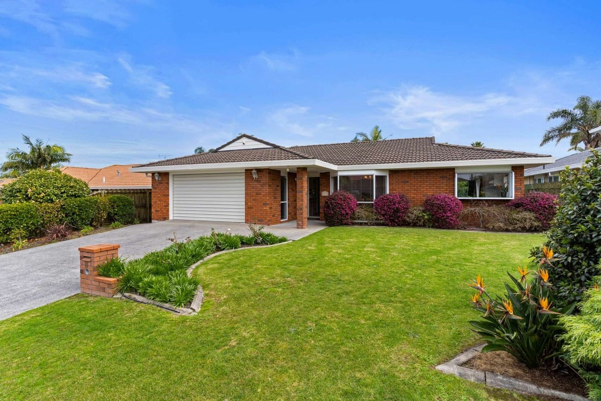 14 Chippewa Place, Conifer Grove, Takanini - Carousel 1