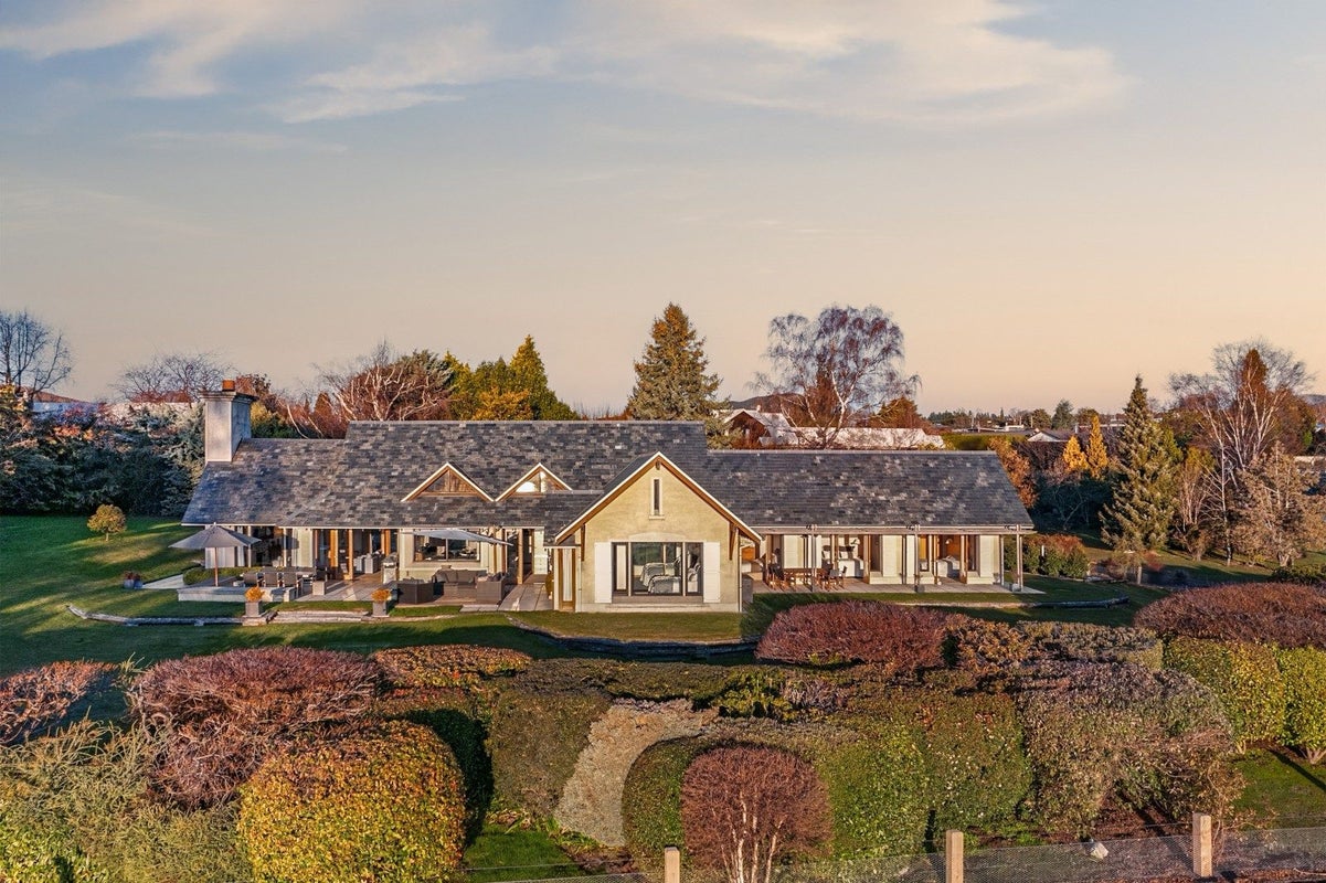 186 Beacon Point Road, Wanaka, Wanaka - Carousel 2