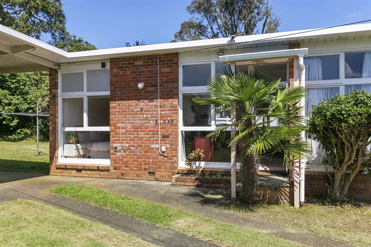 4/13 Napoleon Avenue, Milford, Auckland - Carousel 1