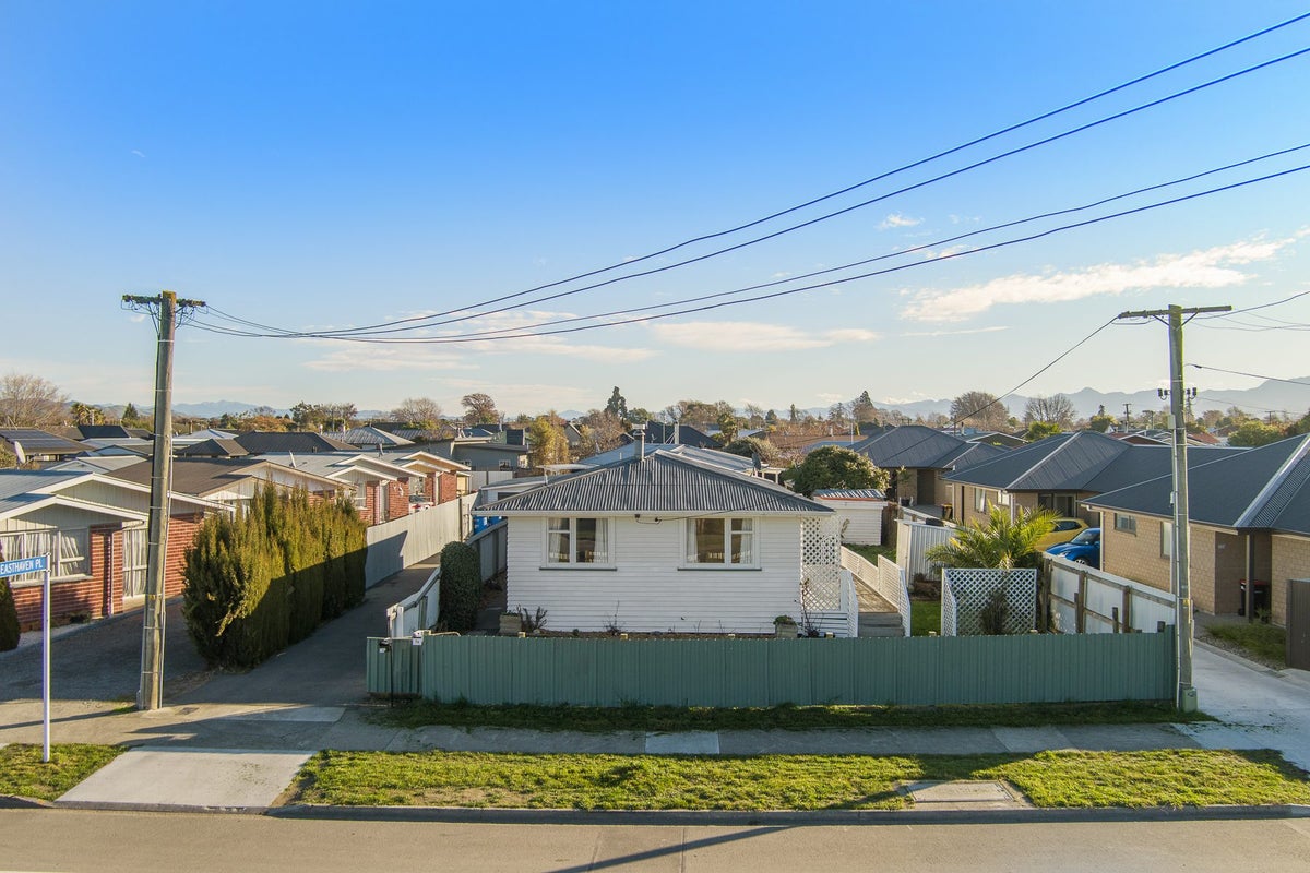 74 Redwood Street, Redwoodtown, Blenheim - Carousel 21