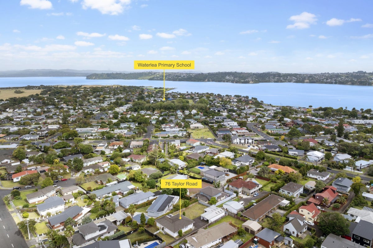 76 Taylor Road, Mangere Bridge, Auckland - Carousel 23