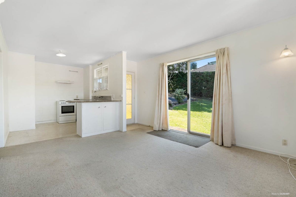 11B Locke Avenue, Mount Roskill, Auckland - Carousel 2