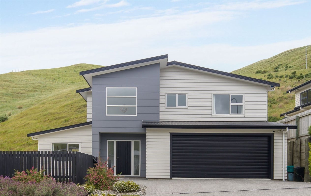 7 Prestwich Rise, Churton Park, Wellington - Carousel 2