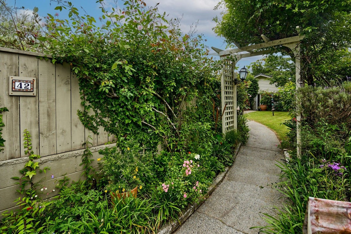 42 Cleary Street, Waterloo, Lower Hutt - Carousel 1